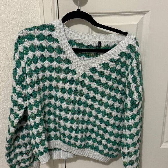 (Bundle) 7 Long Sleeve Top/Sweater (Sizes Small and Medium) - Picture 7 of 8